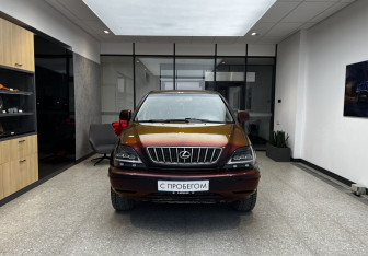 Подержанный автомобиль Lexus RX 2001 года (2 фото)