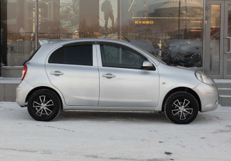 Подержанный автомобиль Nissan March Hatchback 2012 года (4 фото)