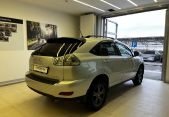 Подержанный автомобиль Lexus RX 2003 года (4 фото)