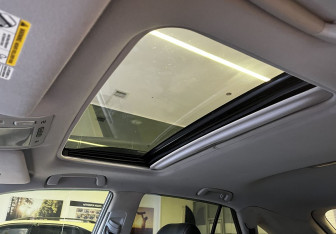 Подержанный автомобиль Lexus RX 2003 года (14 фото)