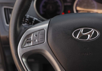 Подержанный автомобиль Hyundai ix35 2010 года (12 фото)