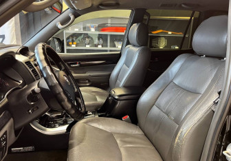 Подержанный автомобиль Toyota Land Cruiser Prado 2008 года (15 фото)