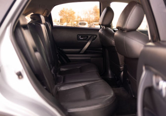 Подержанный автомобиль Infiniti FX 2006 года (21 фото)