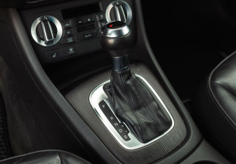 Подержанный автомобиль Audi Q3 2012 года (15 фото)