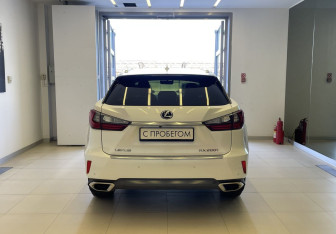 Подержанный автомобиль Lexus RX 2017 года (5 фото)