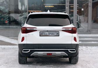 Подержанный автомобиль Kia Seltos 2022 года (6 фото)