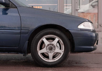 Подержанный автомобиль Toyota Carina Sedan 1999 года (9 фото)