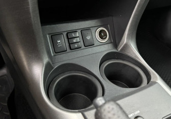 Подержанный автомобиль Toyota RAV4 2011 года (15 фото)