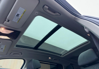 Подержанный автомобиль BMW X7 2023 года (27 фото)