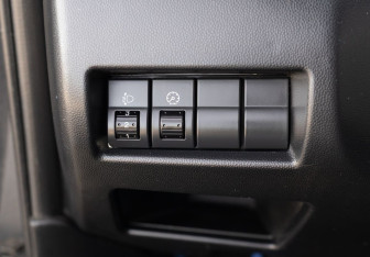 Подержанный автомобиль Mazda 3 Hatchback 2005 года (17 фото)