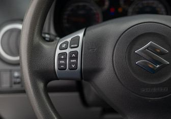 Подержанный автомобиль Suzuki SX4 Hatchback 2013 года (12 фото)