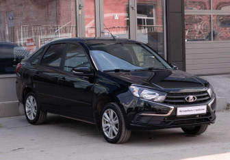 Подержанный автомобиль LADA (ВАЗ) Granta Liftback 2023 года (3 фото)