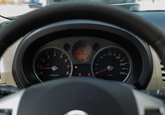 Подержанный автомобиль Nissan X-Trail 2008 года (13 фото)
