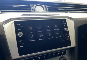 Подержанный автомобиль Volkswagen Passat Wagon 2018 года (16 фото)