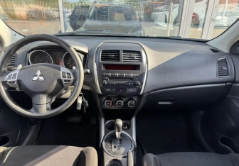 Подержанный автомобиль Mitsubishi ASX 2012 года (9 фото)