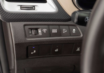 Подержанный автомобиль Hyundai Santa Fe 2016 года (19 фото)