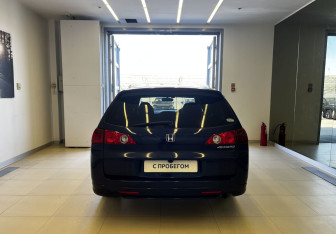 Подержанный автомобиль Honda Accord Wagon 2002 года (5 фото)