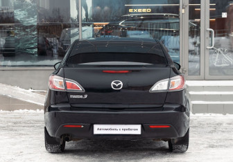 Подержанный автомобиль Mazda 3 Sedan 2011 года (6 фото)
