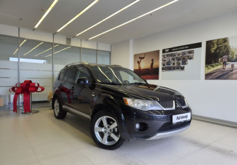 Подержанный автомобиль Mitsubishi Outlander 2008 года (3 фото)