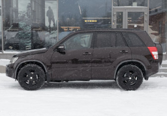 Подержанный автомобиль Suzuki Grand Vitara 2013 года (8 фото)