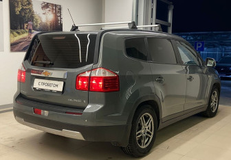 Подержанный автомобиль Chevrolet Orlando 2011 года (6 фото)