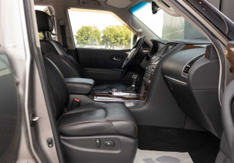 Подержанный автомобиль Nissan Patrol 2011 года (23 фото)