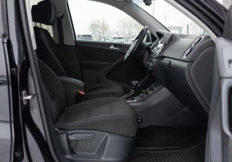 Подержанный автомобиль Volkswagen Tiguan 2012 года (19 фото)