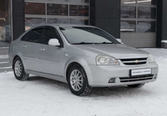 Подержанный автомобиль Chevrolet Lacetti Sedan 2012 года (3 фото)