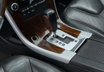 Подержанный автомобиль Volvo XC60 2010 года (16 фото)