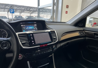 Подержанный автомобиль Honda Accord Sedan 2017 года (15 фото)