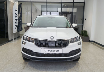 Подержанный автомобиль Skoda Karoq 2021 года (3 фото)