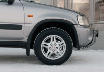 Подержанный автомобиль Honda CR-V 2000 года (9 фото)