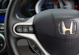 Подержанный автомобиль Honda Insight Hatchback 2009 года (12 фото)