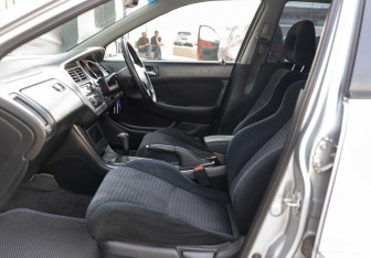 Подержанный автомобиль Honda Accord Sedan 2002 года (17 фото)