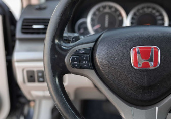 Подержанный автомобиль Honda Accord Sedan 2008 года (12 фото)