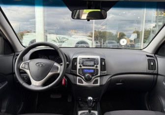 Подержанный автомобиль Hyundai i30 Hatchback 2011 года (10 фото)