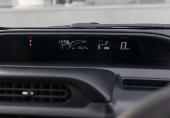 Подержанный автомобиль Toyota Aqua 2016 года (13 фото)