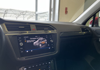 Подержанный автомобиль Volkswagen Tiguan 2018 года (14 фото)