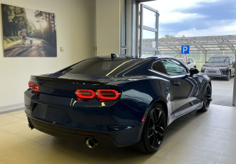 Подержанный автомобиль Chevrolet Camaro Coupe 2019 года (4 фото)