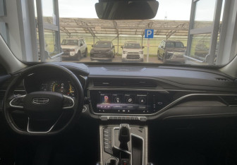 Подержанный автомобиль Geely Atlas Pro 2023 года (8 фото)