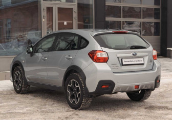 Подержанный автомобиль Subaru XV 2012 года (7 фото)