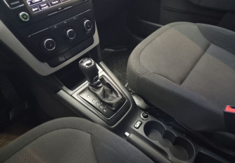 Подержанный автомобиль Skoda Yeti 2013 года (10 фото)