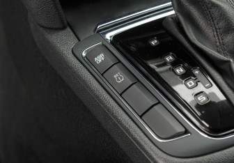 Подержанный автомобиль Skoda Superb Wagon 2012 года (16 фото)