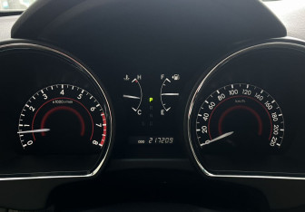 Подержанный автомобиль Toyota Highlander 2012 года (10 фото)