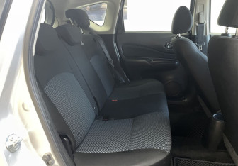 Подержанный автомобиль Nissan Note 2015 года (11 фото)