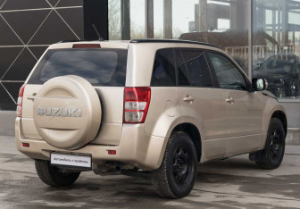 Подержанный автомобиль Suzuki Grand Vitara 2010 года (5 фото)