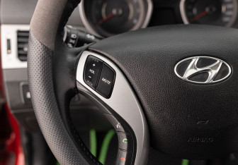 Подержанный автомобиль Hyundai Avante Sedan 2011 года (12 фото)