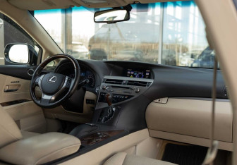 Подержанный автомобиль Lexus RX 2013 года (10 фото)