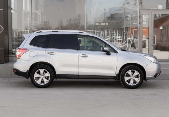 Подержанный автомобиль Subaru Forester Suv 2013 года (4 фото)