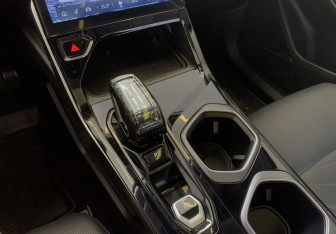 Подержанный автомобиль Geely Atlas 2024 года (9 фото)